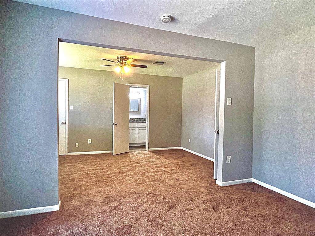 WITH SITTING ROOM
