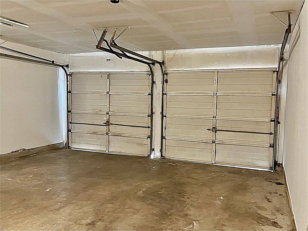 2-CAR GARAGE