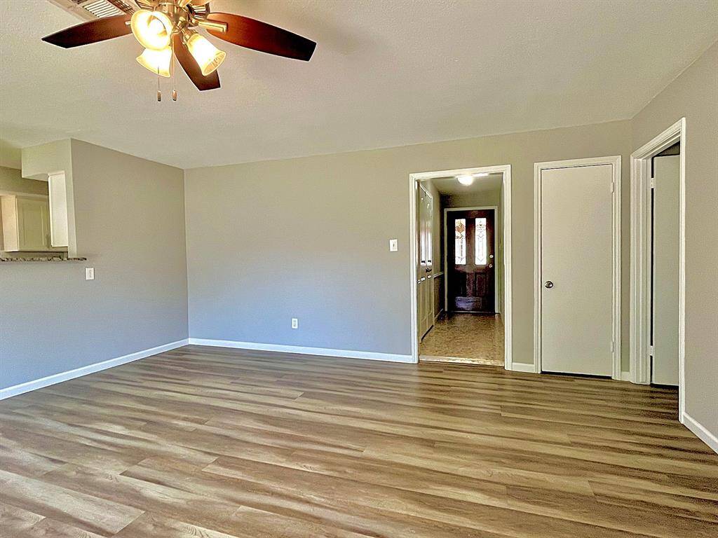ENTRANCE - FAMILY RM