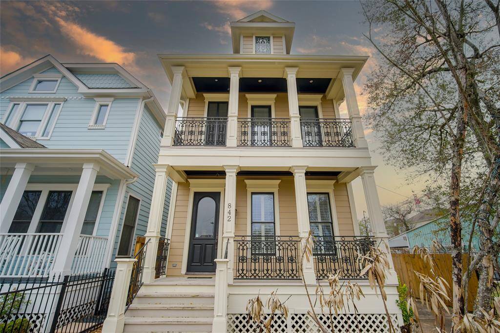 Photos from previous listing.