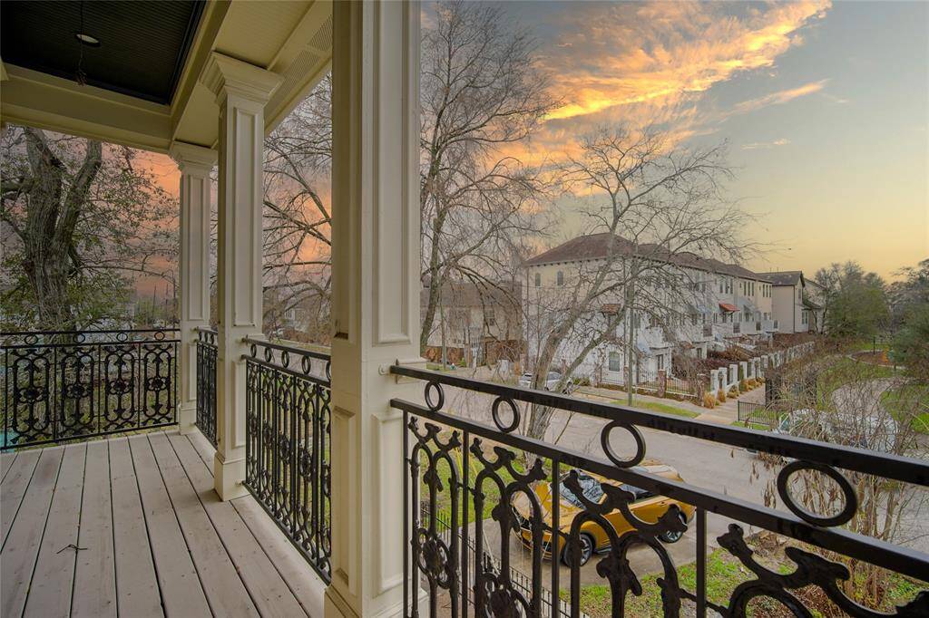 Photos from previous listing.