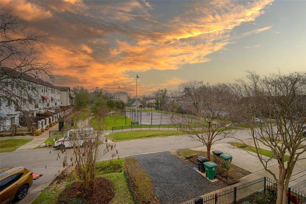 Photos from previous listing.