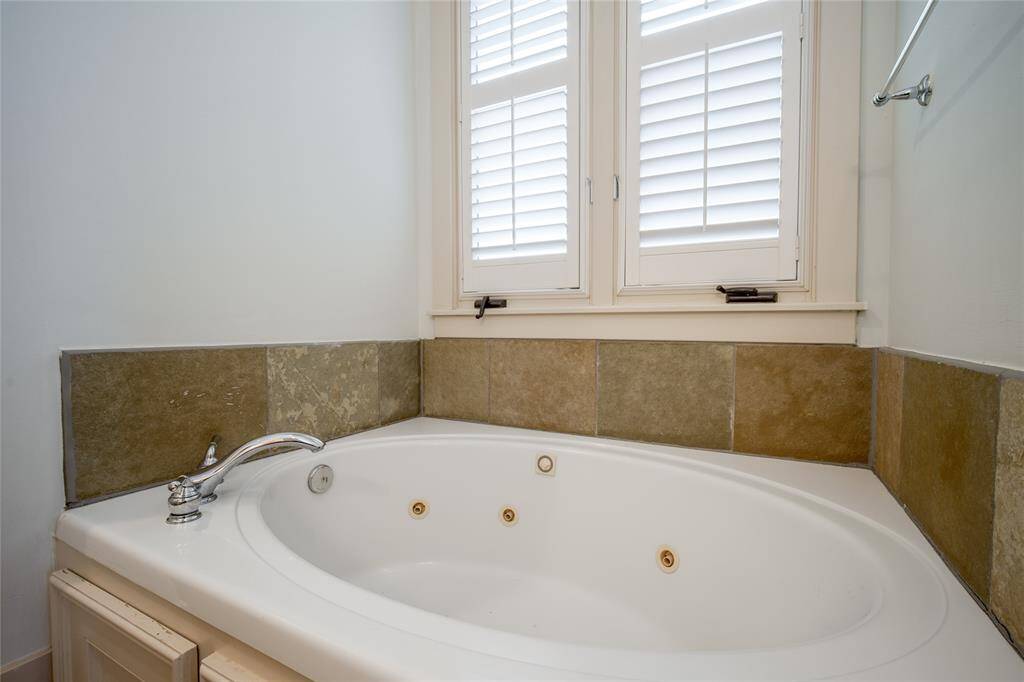 Photos from previous listing.