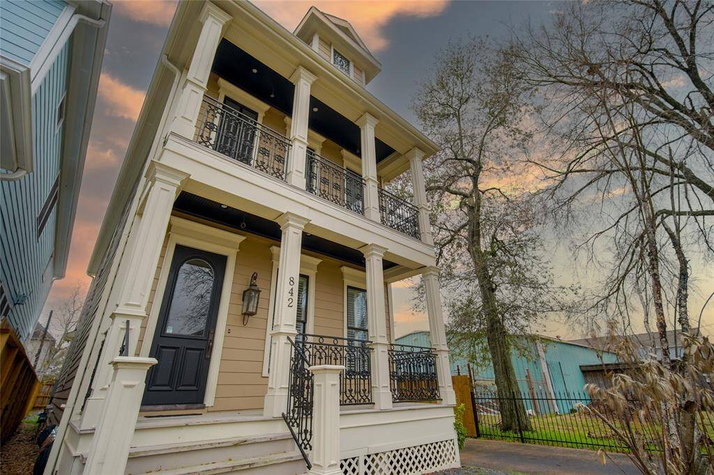Photos from previous listing.