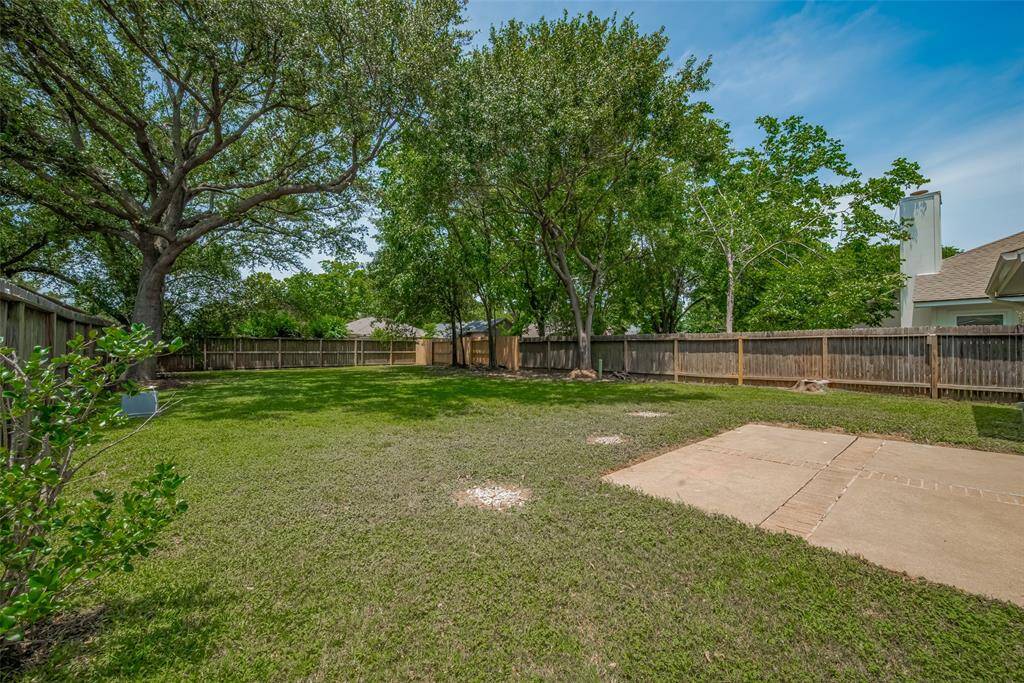 Park like back yard setting