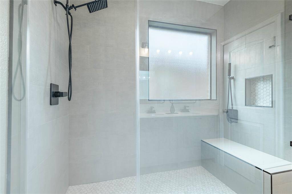 Primary shower