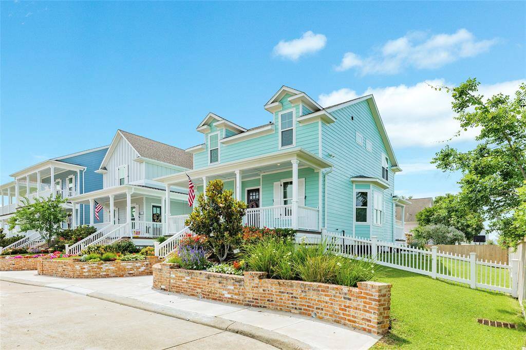 Oversized lot at the end of the road adds layers of privacy.