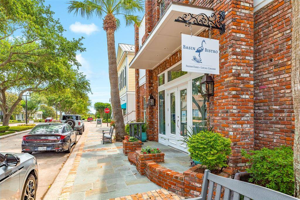 Stroll to Basin Bistro for a great meal anytime.