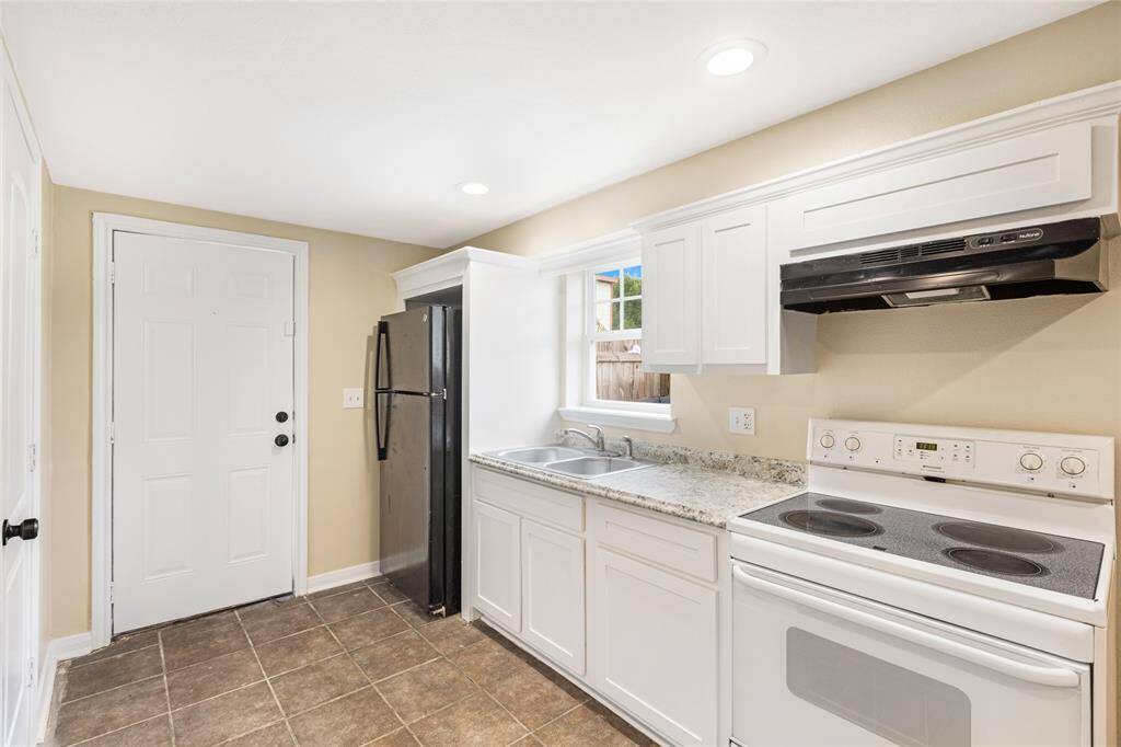 Unit 2: Practical and polished. Enjoy a full-size fridge, stove, and plenty of prep space for everyday meals. Clean, simple, and ready to be your next go-to gathering spot.