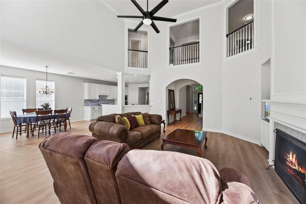 Truly open concept, the family room has clear sights to both the dining area and kitchen. Whether entertaining guests or keeping an eye on the littles, this layout delivers for modern needs and desires.