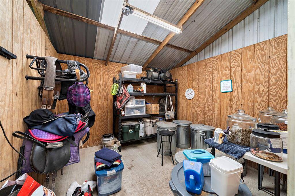 Tack / Feed Room