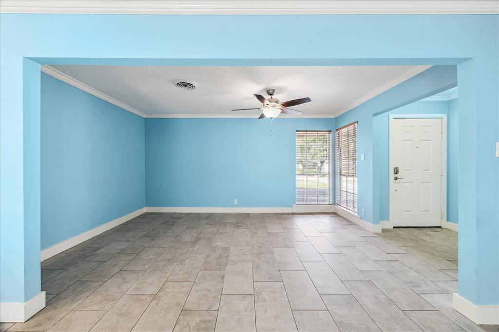 Flexible spaces make for easy arrangement and personalized use of space.