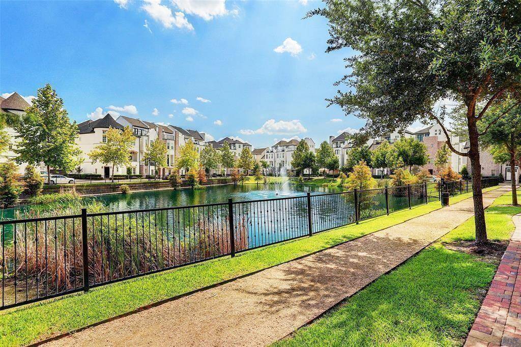 One of TWO beautiful lakes in Fannin Station. A jogging trail surrounds the lake.