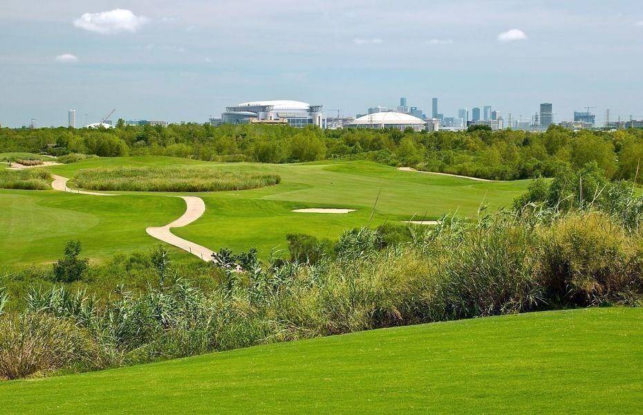 Wildcat Golf just minutes away! If you look closely you can see the Fannin Station Neighborhood.