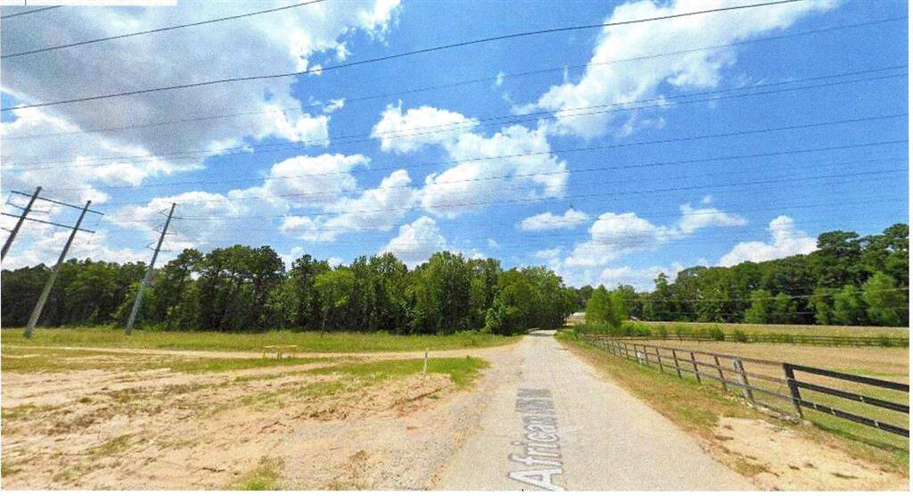 View South on African Hill Dr to N Highway 75