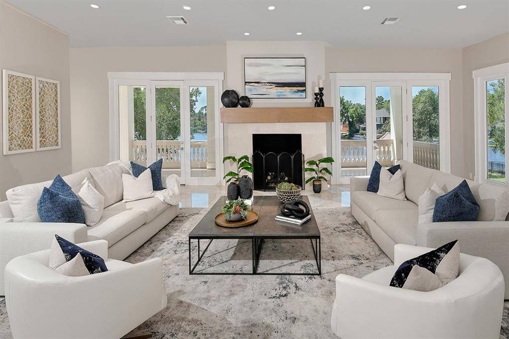 Beautiful Lake Views from every vantage point