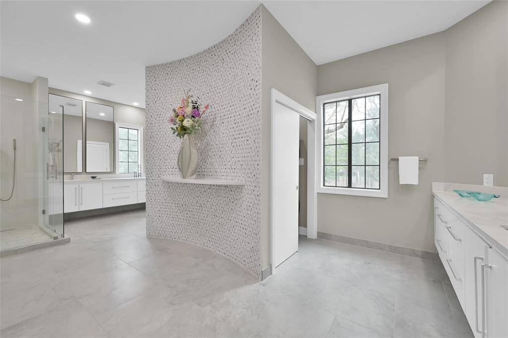 Owner's Private Bathroom