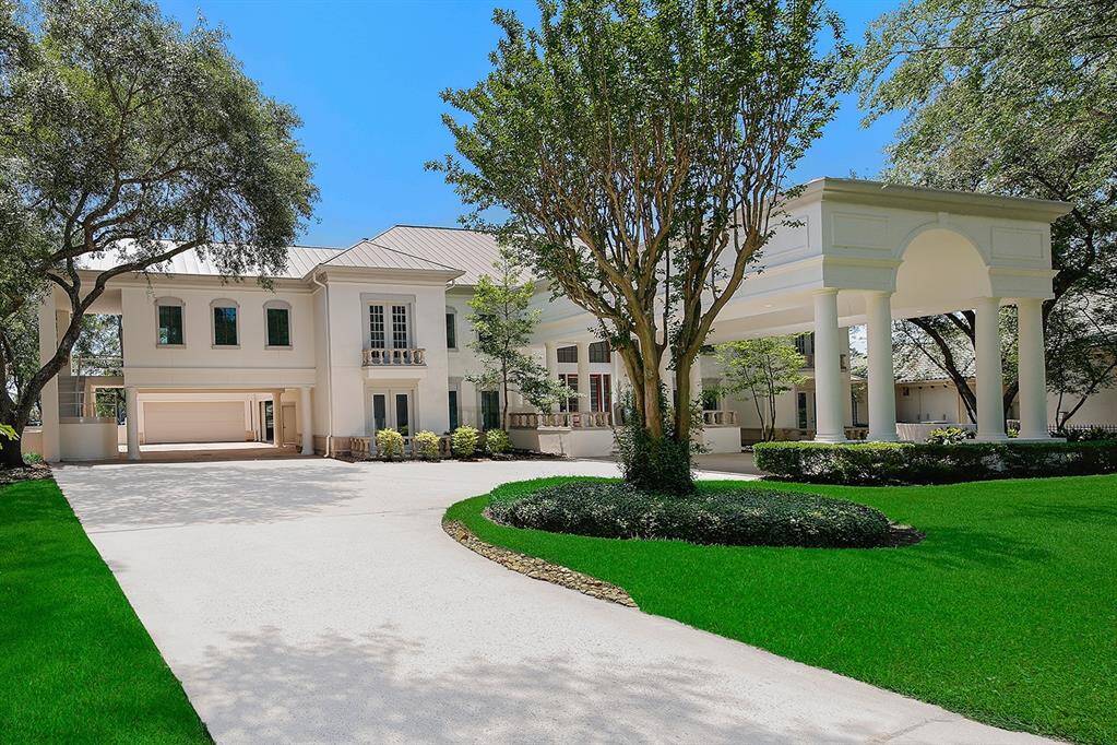 This estate feature 5-6 bedrooms and 6 full baths