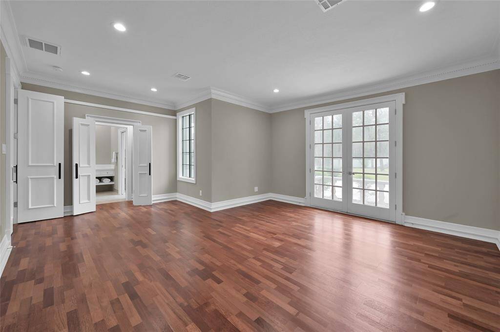 1st Floor (Bedroom 1)