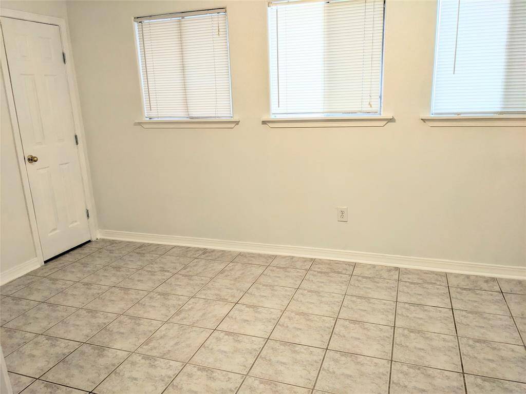 3rd bedroom next to kitchen