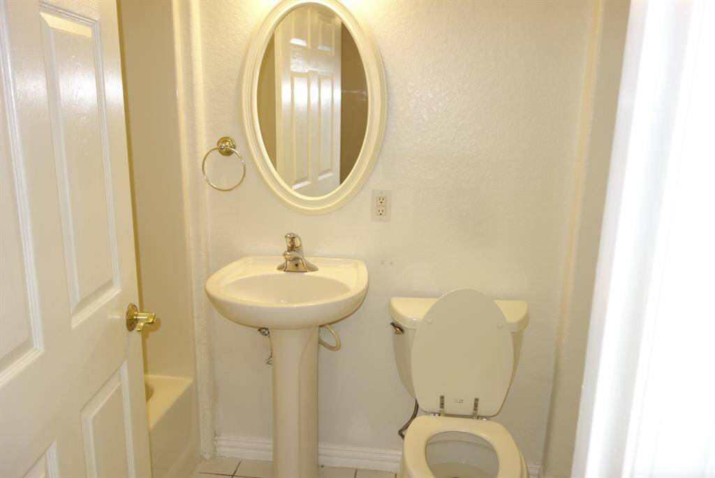 2nd bathroom