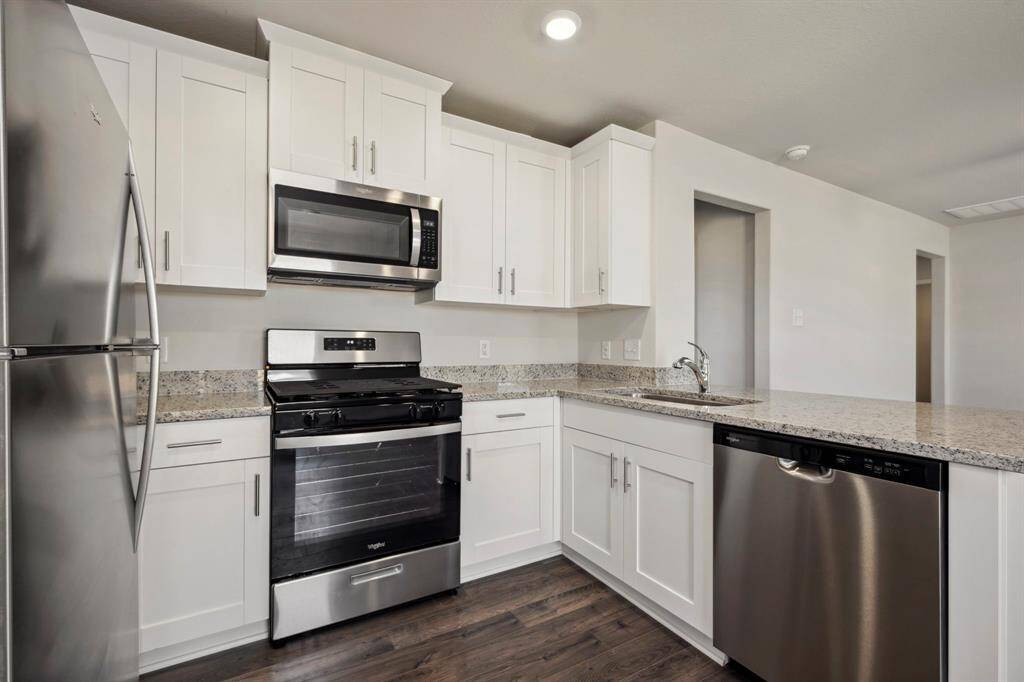 Stainless-steel appliances, al included