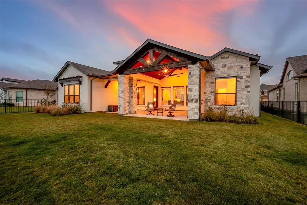 Experience elegant open-concept living with this stunning home, perfect for modern lifestyles.