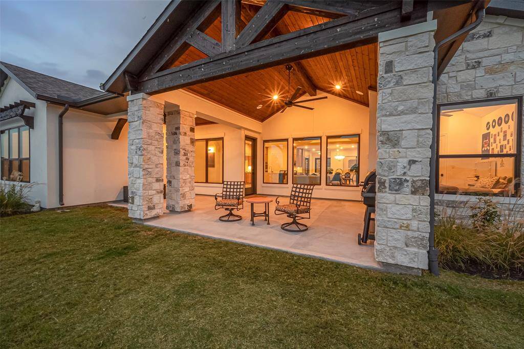 Experience the perfect blend of comfort and style in this inviting outdoor space, ideal for relaxing and entertaining.