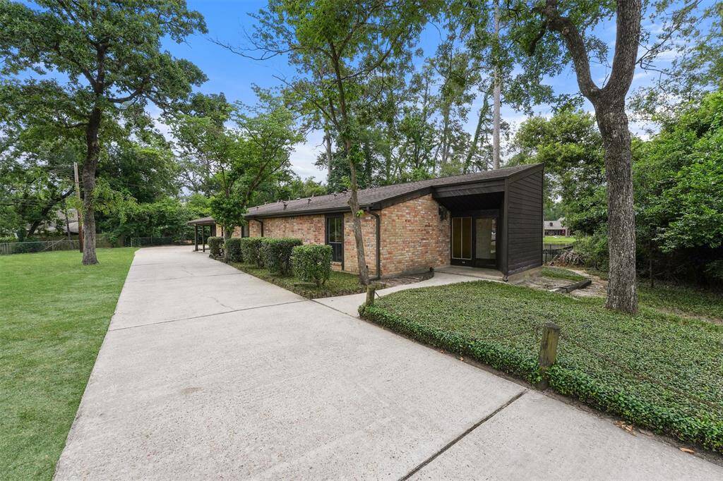 Incredibly well maintained home at the end of a quiet cul de sac