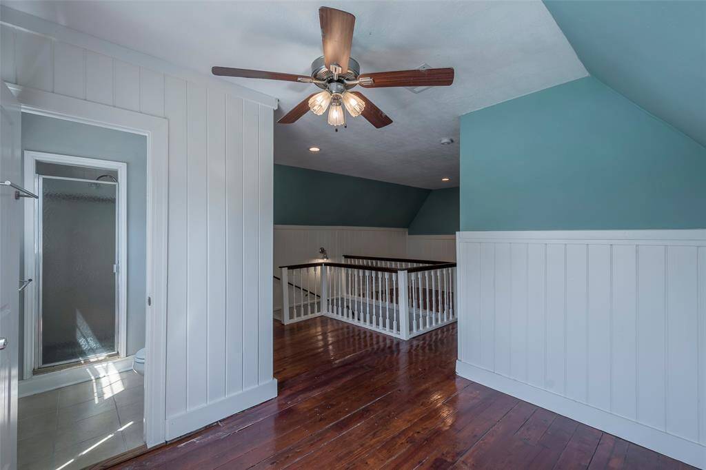 Looking at the flex space and the 3rd bath.