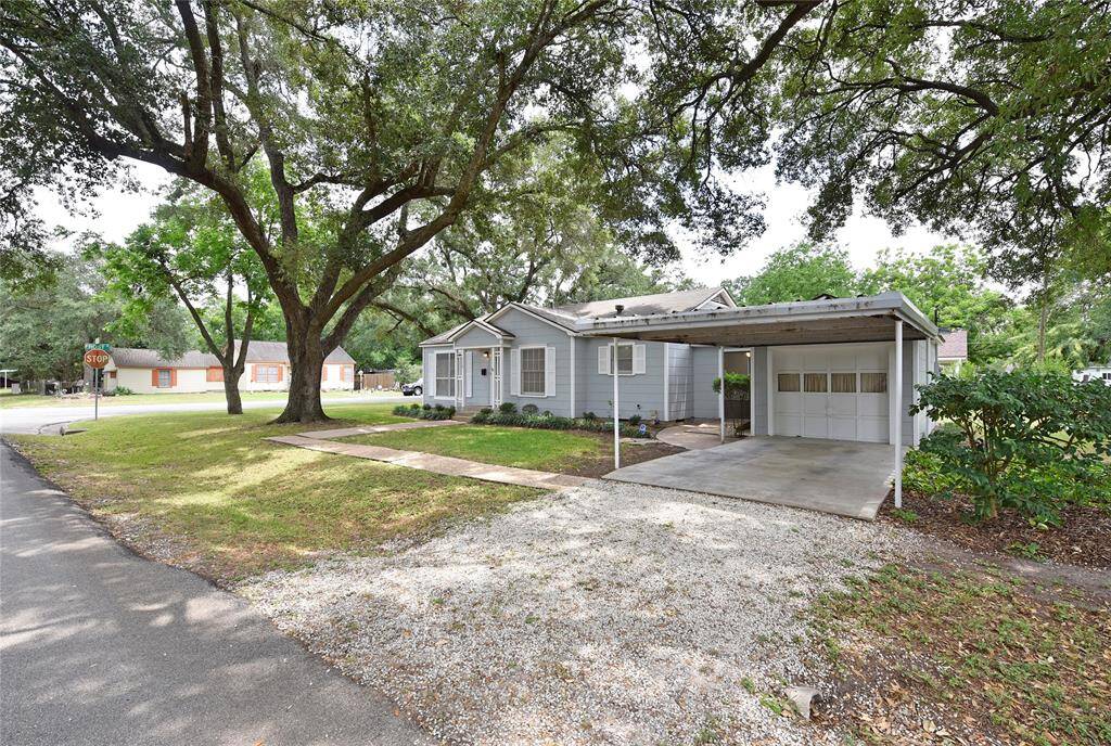 This home has a 1 car garage and a carport. There is also a storage shed for all you lawn equipment.