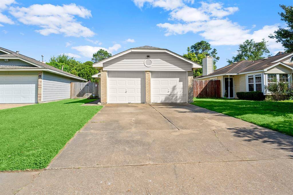 Great cul-de-sac location!