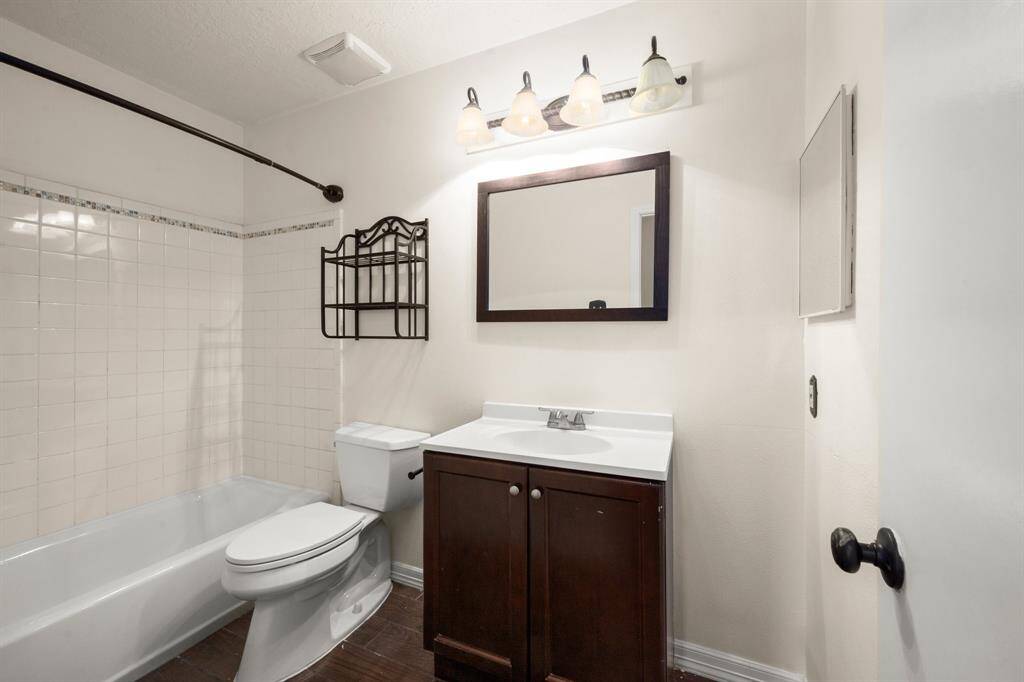 Primary bath.