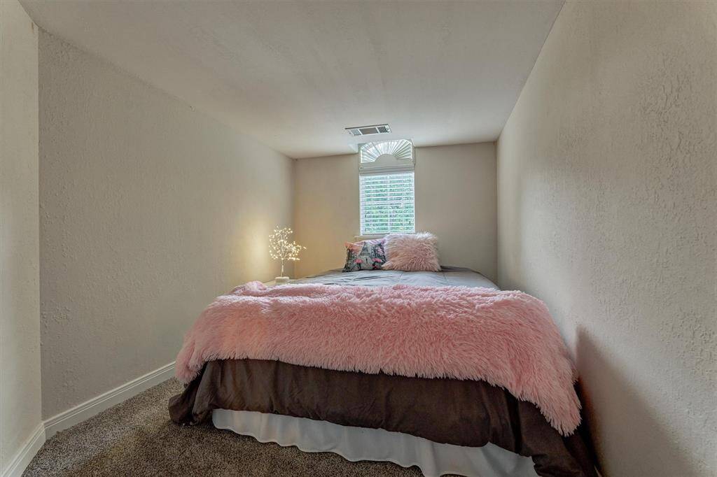 This quaint loft area offers versatile possibilities—ideal as an additional sleeping space, a cozy study nook, or a playful retreat for kids.
