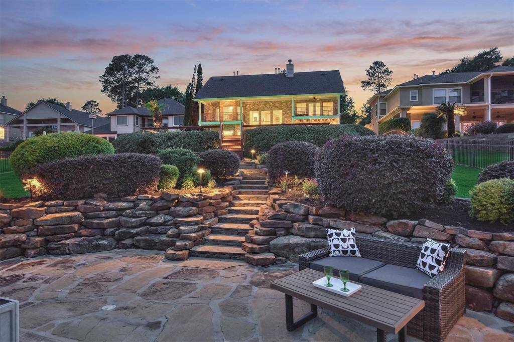 This is the ultimate lakefront retreat, offering ample space for family and guests to relax, unwind, and create lasting memories together.