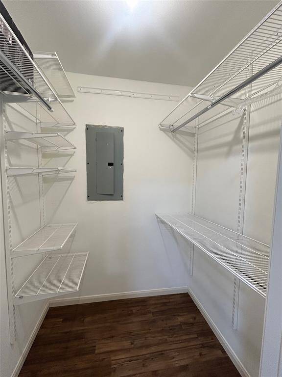 Master Bedroom Walk in closet