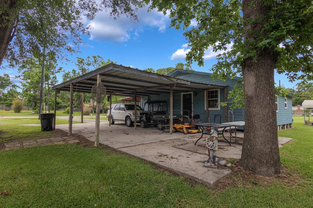 Carport easily can park 4 vehicles underneath