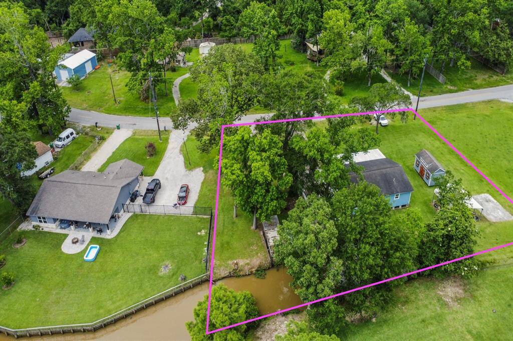Propert line spans across 3 lots and sits on the canal