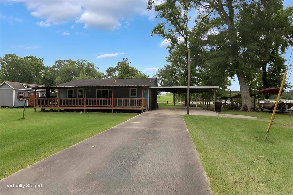 Plenty of space for an RV or a larger boat to use at the nearby boat ramps!  Bring it all with you!