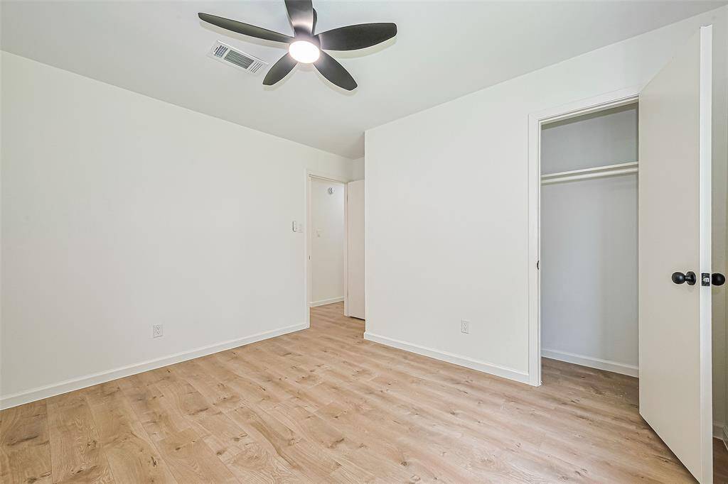 Another view of the 12x10 room