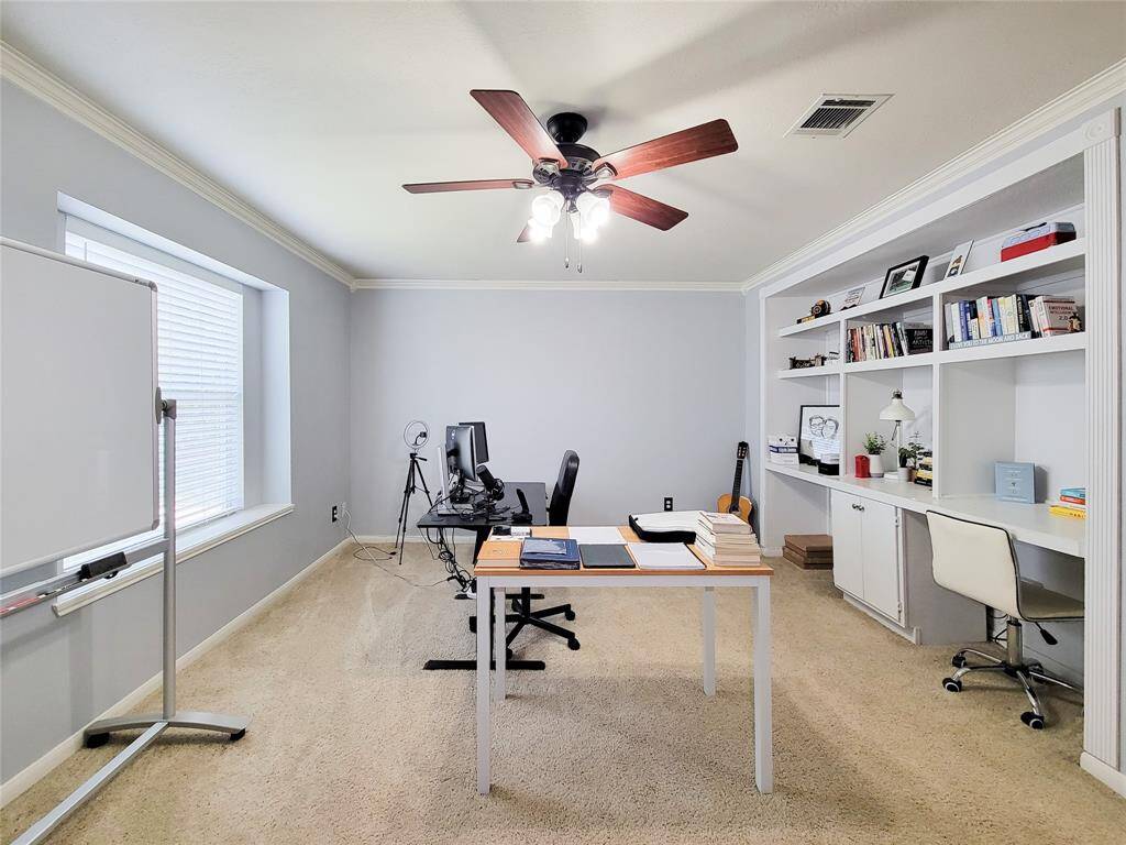 Huge Game-room with built in desk/study nook.