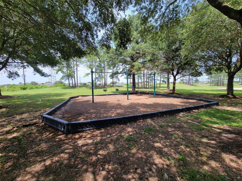 Pocket Park/Play-ground for the little ones.