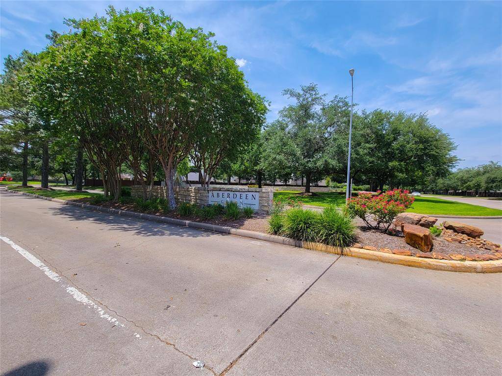 Great Community, with so many amenities, close to Hwy 290. Call today for more info & appointment!