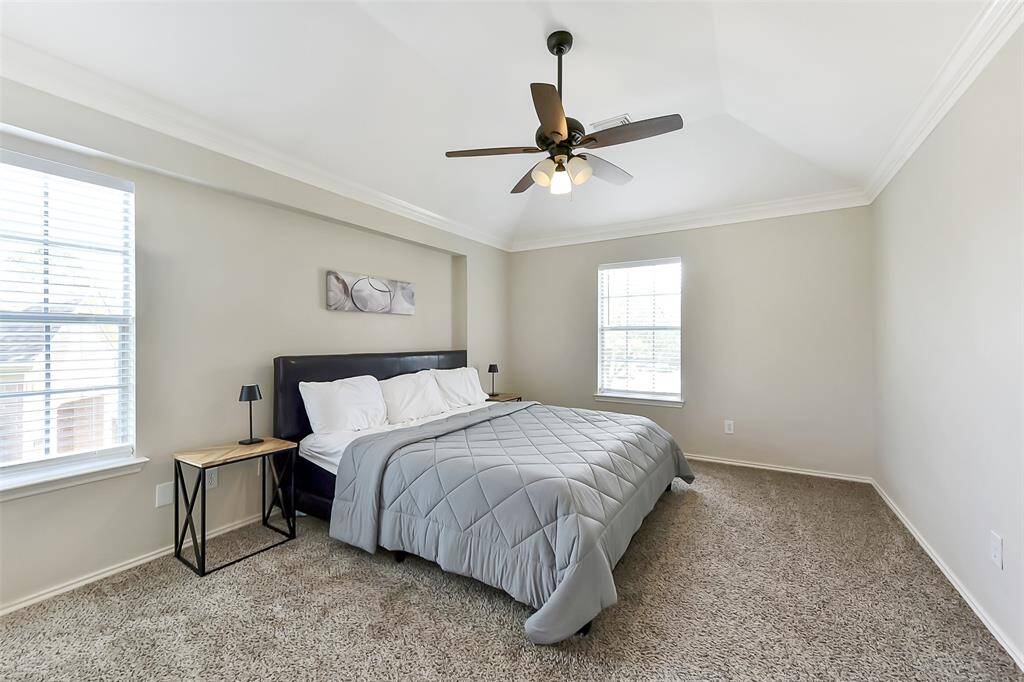 Huge primary bedroom