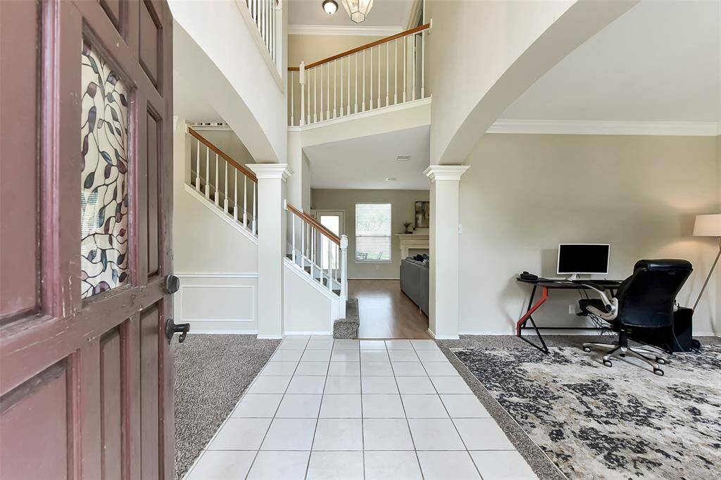 Great two story entryway.