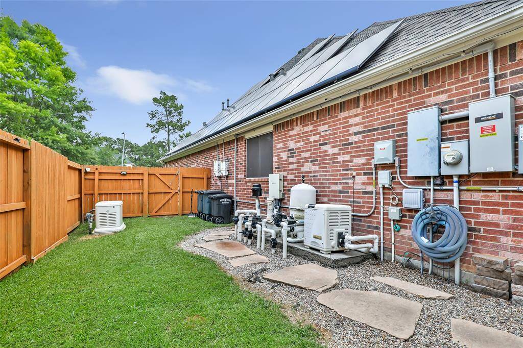 Generac generator and solar panels provide comfort and energy savings.
