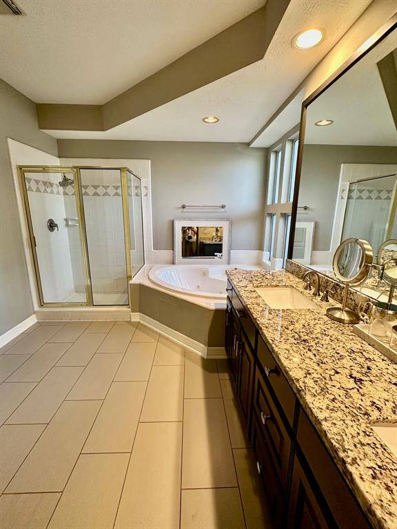 Relaxing master bath