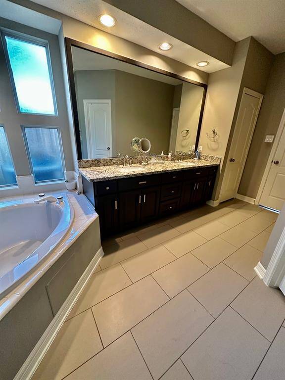 Relaxing master bath