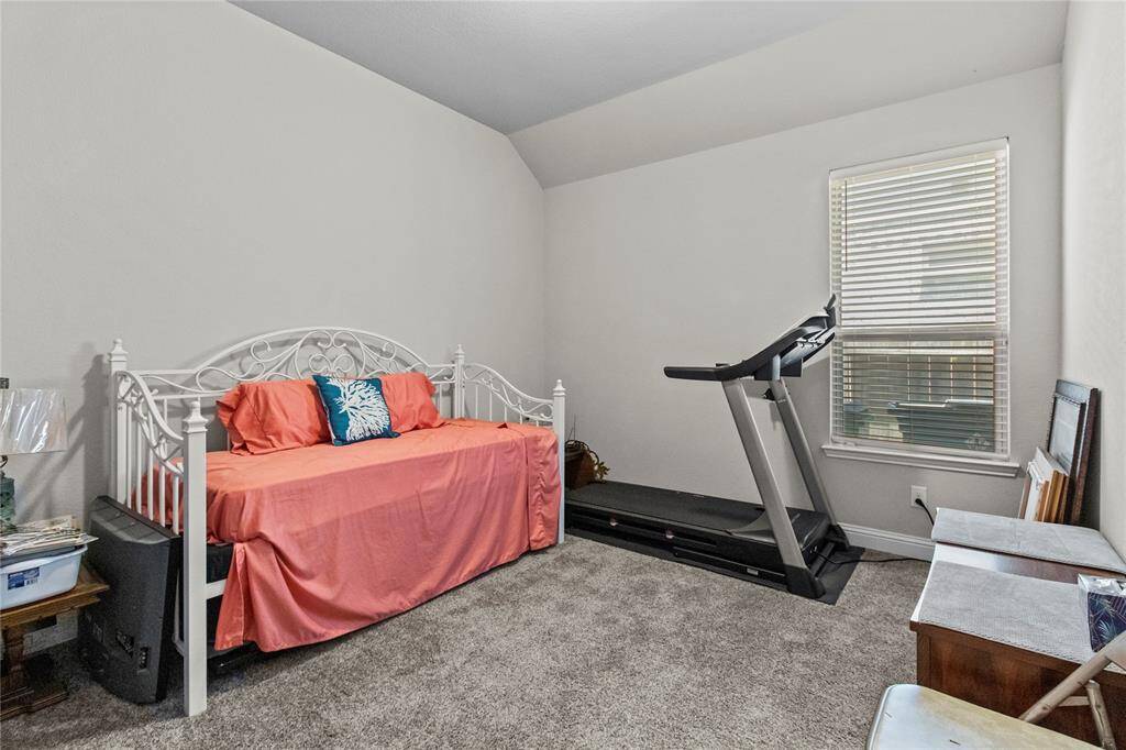 Guest bedroom 2 could be a flex room