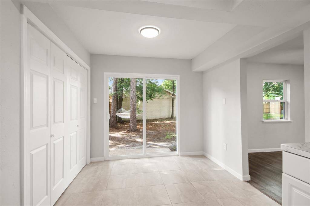 Breakfast Nook / Laundry